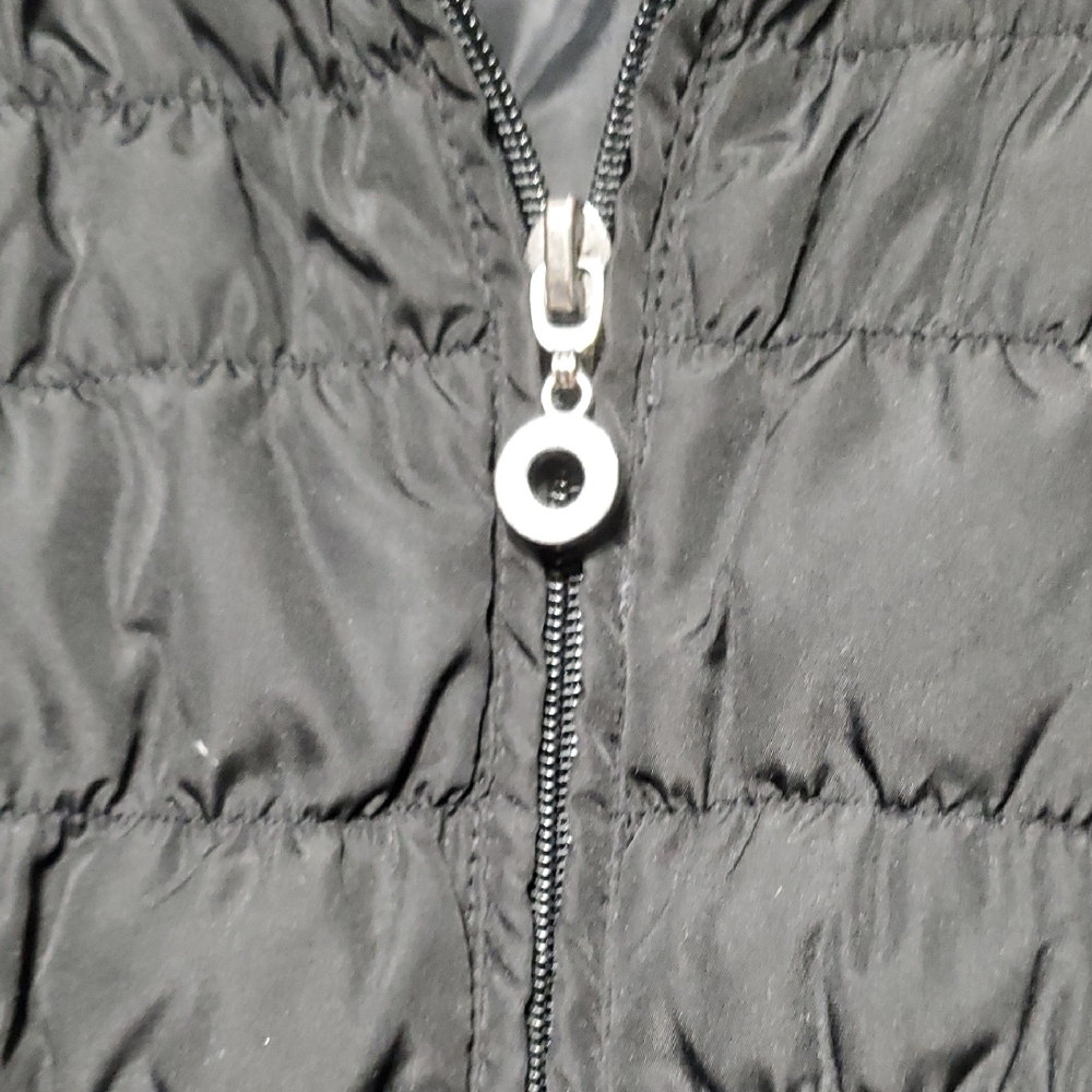 Black Quilted Puffer Vest with Stand-Up Collar - Picture 3 of 5